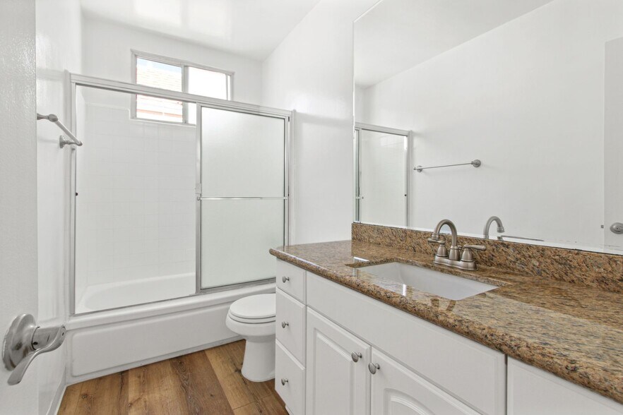 Building Photo - 1241 9th St