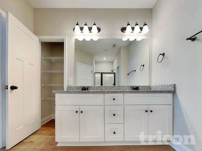 Building Photo - 319 Arbor Cir