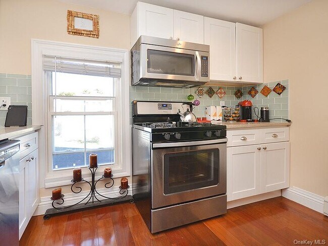 Building Photo - 82 Central Ave