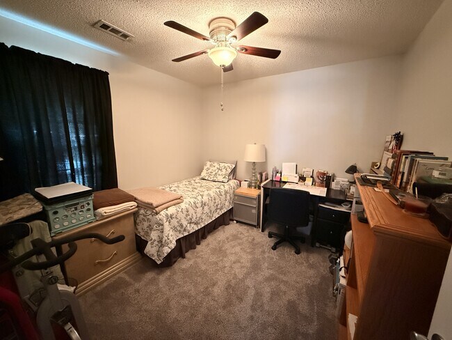 Building Photo - 2029 Bugle Dr