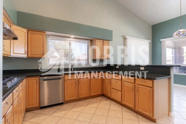 Building Photo - Beautiful Home Located in The Links