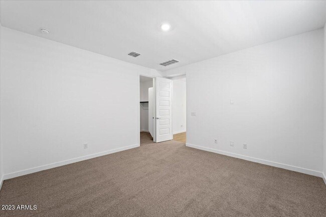 Building Photo - 17021 W Echo Ln