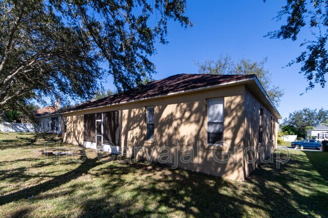 Building Photo - 423 Heather Hills Dr