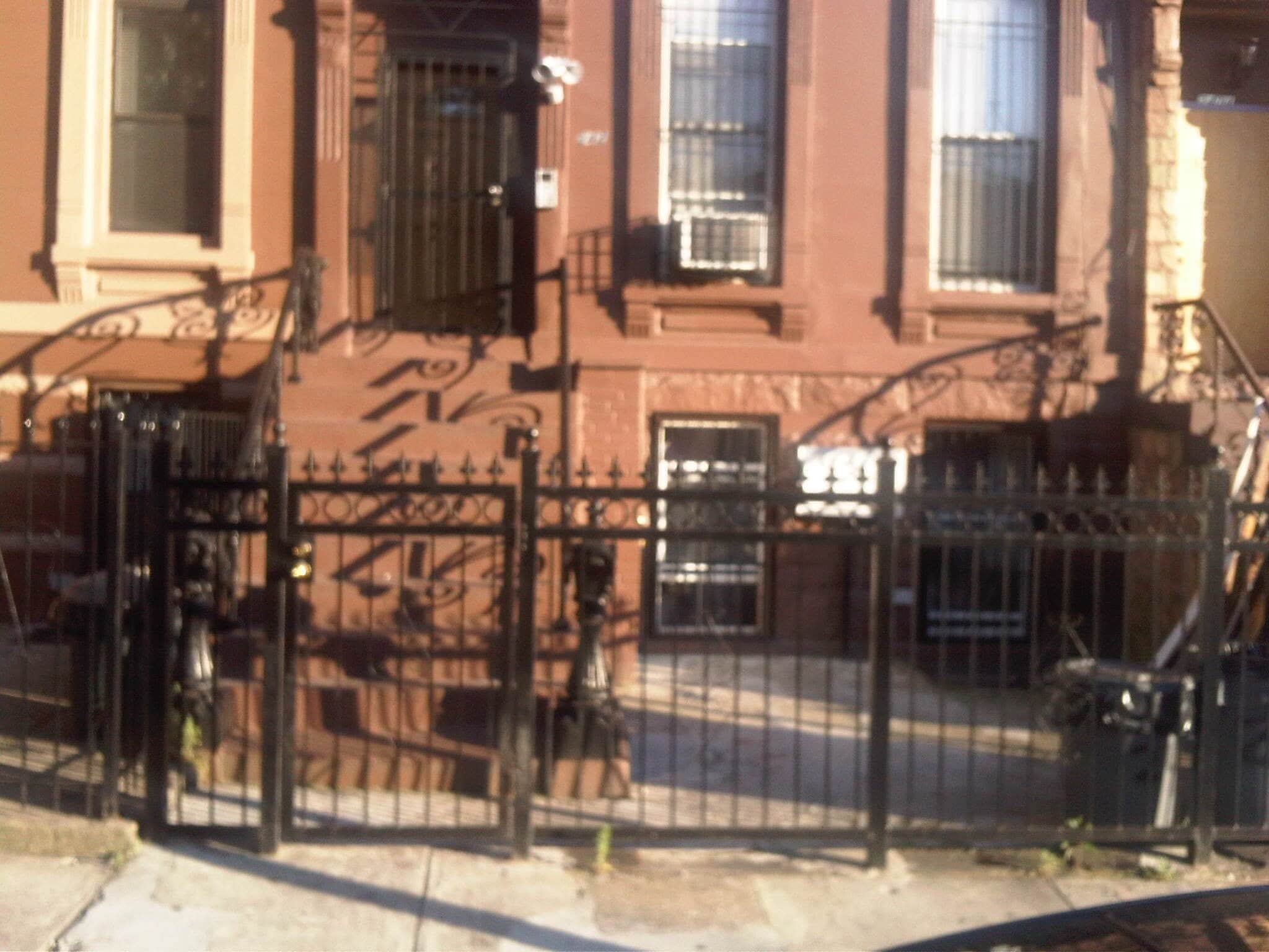 Building Photo - 242 Vernon Ave