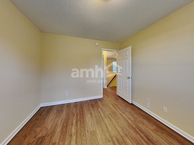 Building Photo - 1208 Scarlett Dr