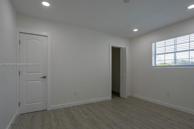 Building Photo - Hope Street, Hollywood, FL 33024 - 4 BR 2 BA Single-Family Home