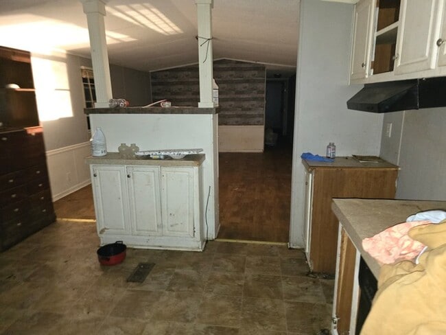 Building Photo - owner will finance - rent to own