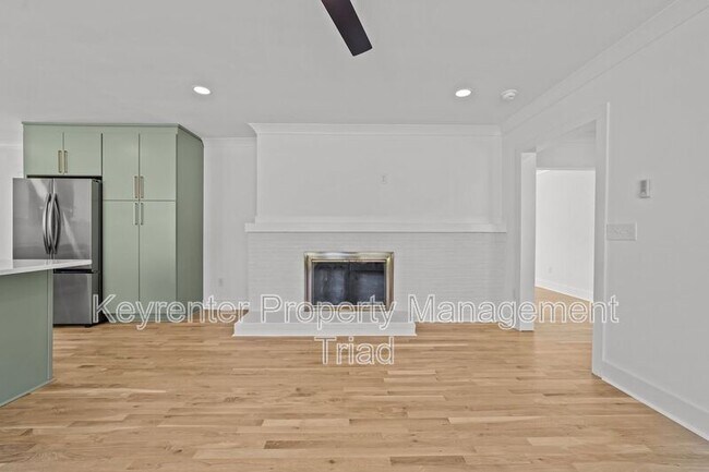 Building Photo - 3807 W Friendly Ave