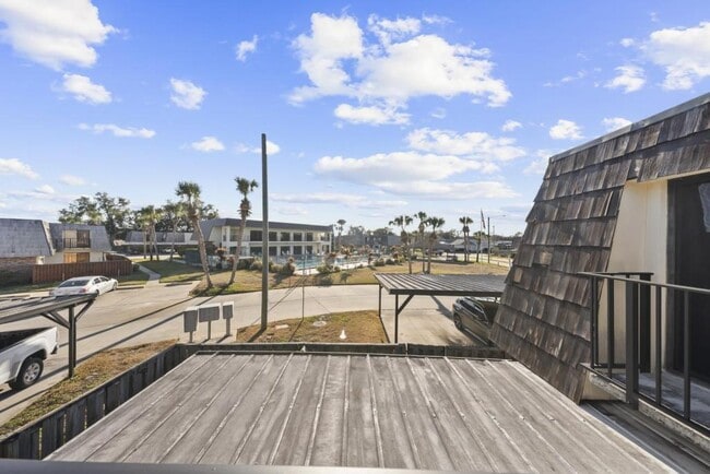 Building Photo - 2920 Pecan Ave