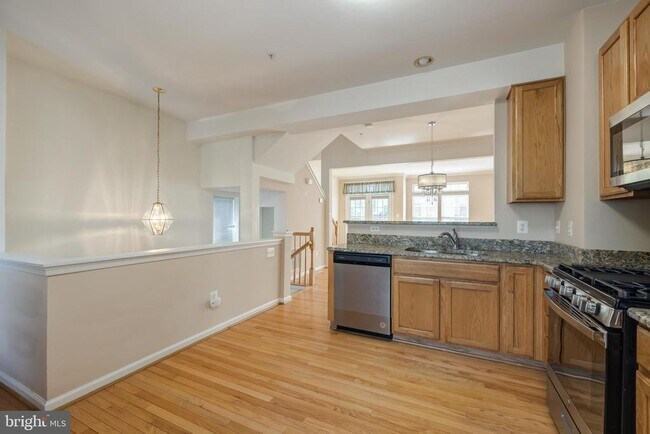 Building Photo - 5821 Pearson Ln