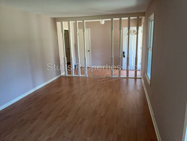 Building Photo - 86 Lamoray Dr