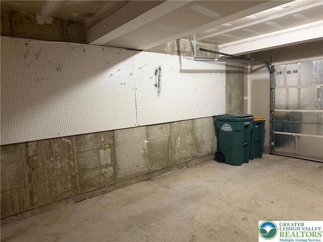 Building Photo - 4046 Clubhouse Ct