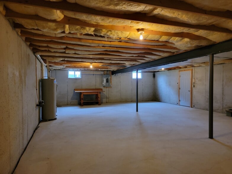 Building Photo - 3 Abbey Ln