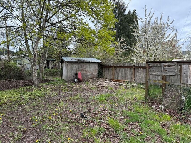 Building Photo - 2315 NW Circle Blvd