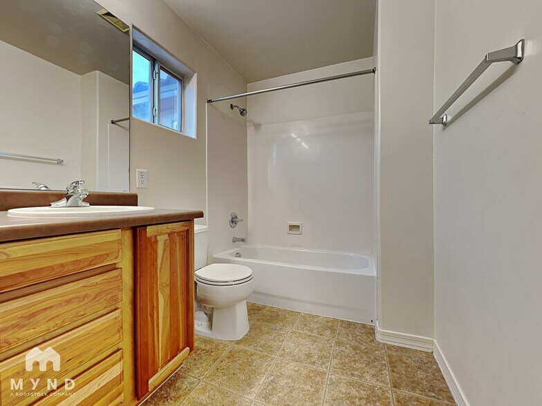 Building Photo - 7056 S GREENEYES Ln