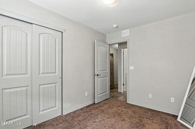 Building Photo - 14812 Hunters Grove Ave