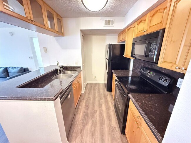Building Photo - 4105 Tropical Isle Blvd