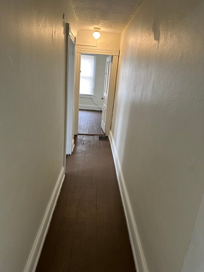 Building Photo - 216 Milton Pl
