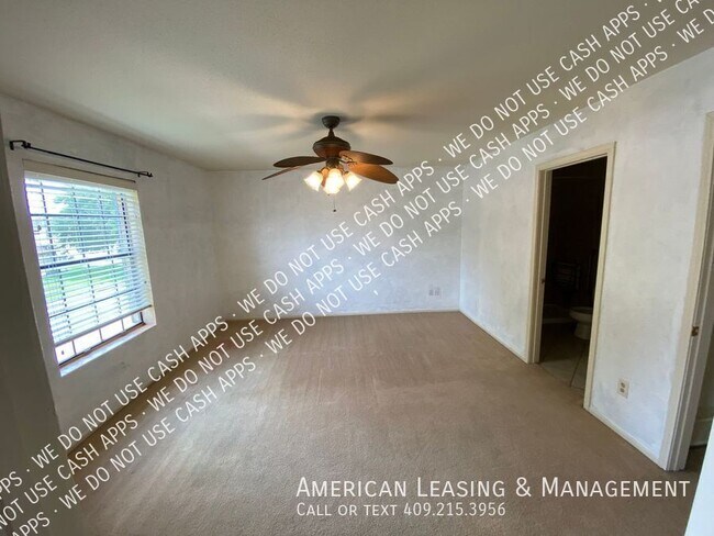 Building Photo - 945 Sunmeadow Dr