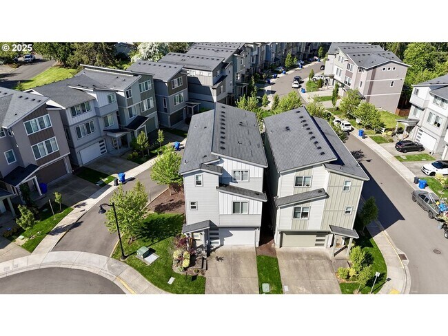 Building Photo - Modern Comfort in Happy Valley – 3BD/2.5BA...