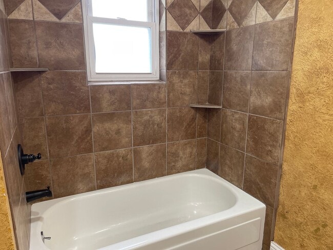 Building Photo - Beautiful 3 Bedroom Home, Zia School District!