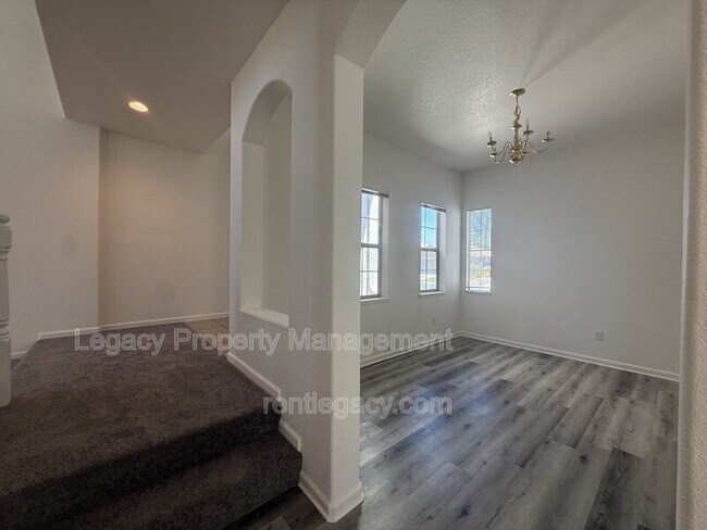 Building Photo - 4312 Accordion Wy