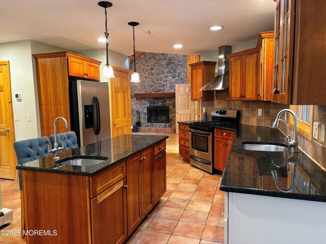 Building Photo - 327 Deerfoot Ln