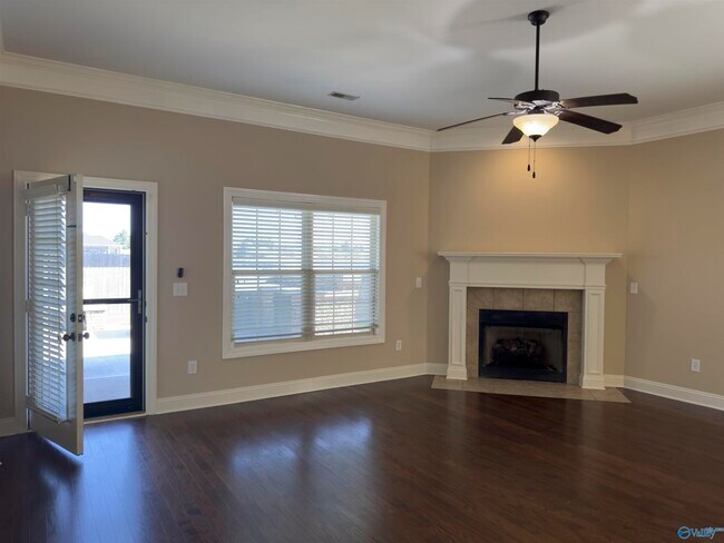Building Photo - 2444 Bell Manor Dr SW