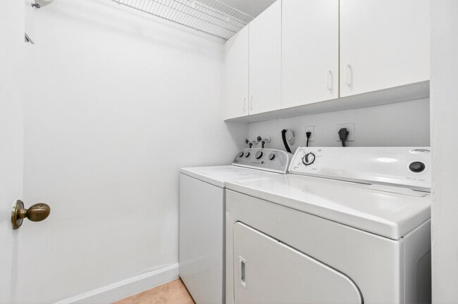 Building Photo - 10574 Wheelhouse Cir