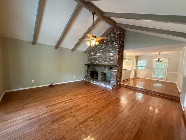 Building Photo - 5556 Hunters Hill Rd