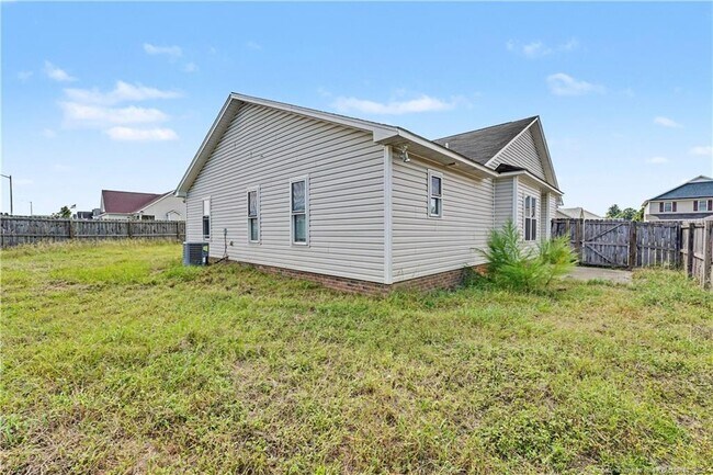 Building Photo - 2117 Feathercombe Court