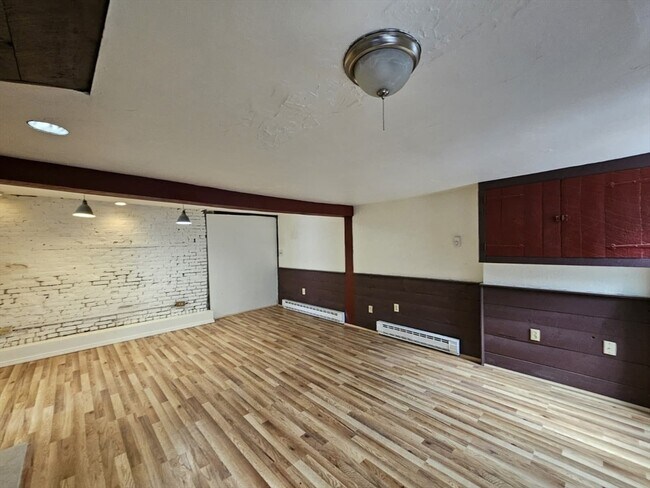 Building Photo - 54 Fox St