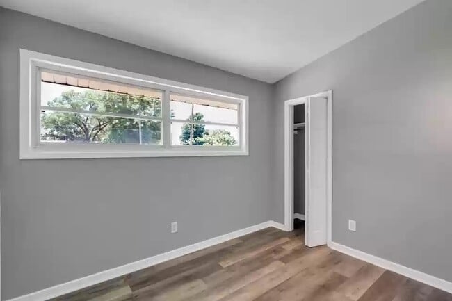 Building Photo - 360 Chicago Ave