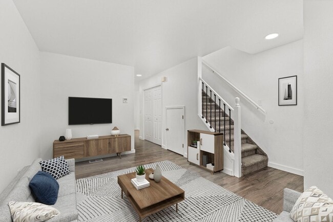 Building Photo - 4897-4897 Basswood Dr