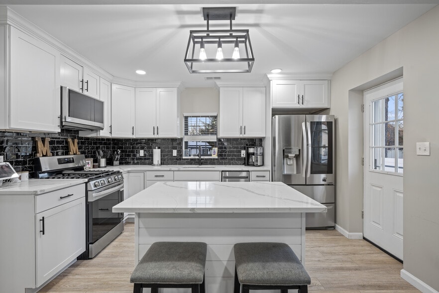 Building Photo - 207 Woodlawn Ave