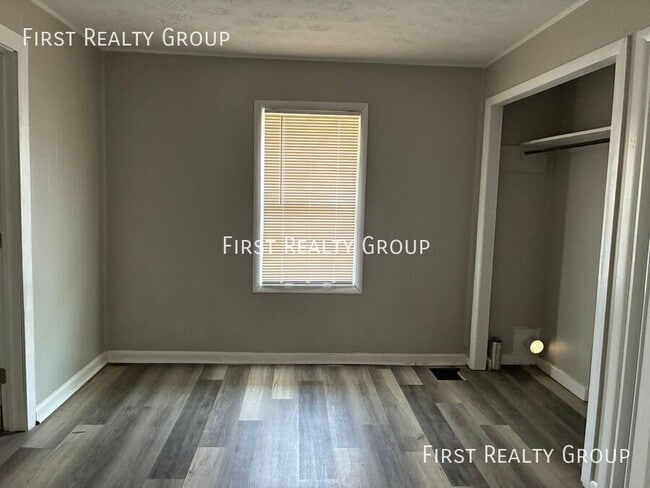 Building Photo - 1671 Gummer Ave