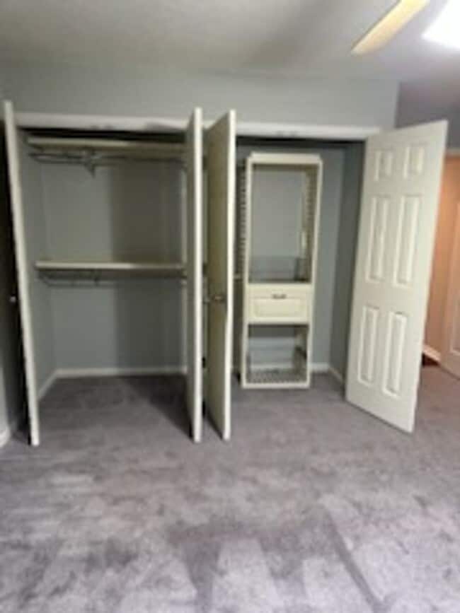 Building Photo - 3 Bedroom with Garage! HOA PAID!