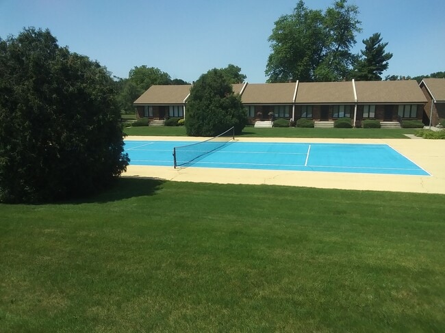 tennis court - 2834 Sandy Hollow Rd