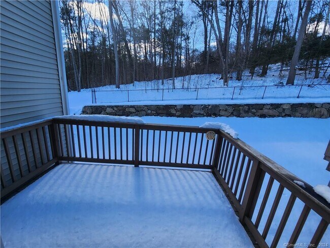 Building Photo - 13 Oak Branch Dr