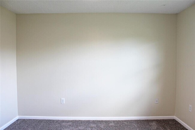 Building Photo - 608 Lark Dr