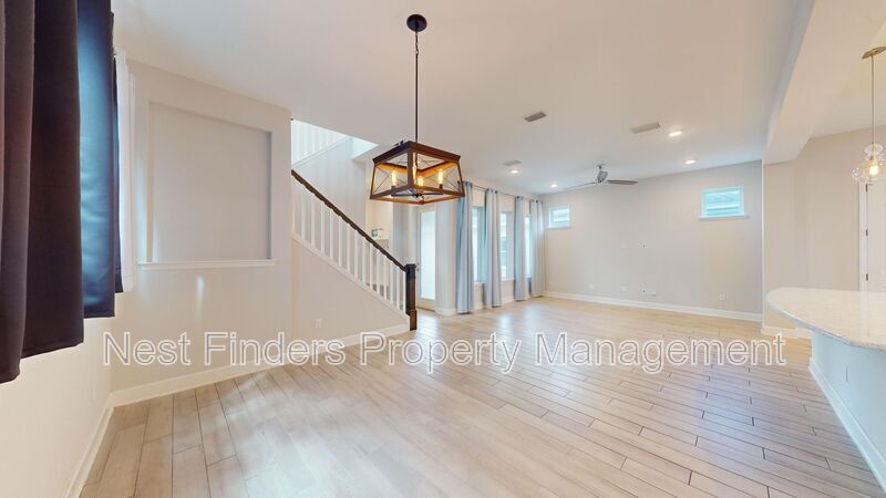 Building Photo - 202 Ashbury St