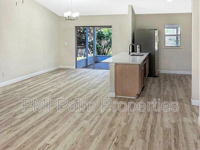 Building Photo - 117 SW Glenwood Dr