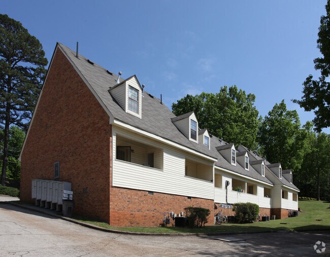 Hillcrest Apartments 490 Gainesville Hwy Winder GA 30680 Apartment