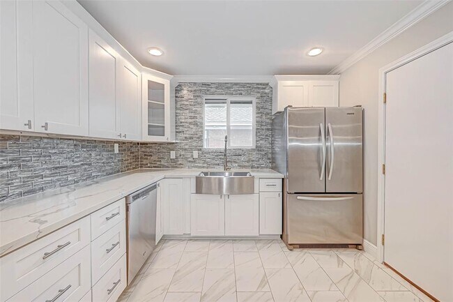 Building Photo - 5611 Nina Lee Ln