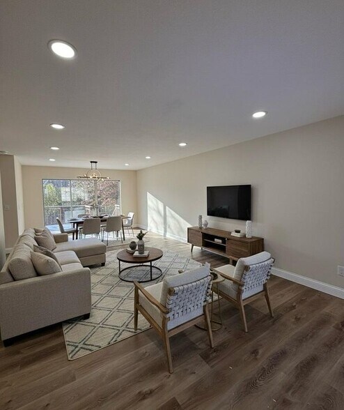 Building Photo - 1447 Pepperdine Ct