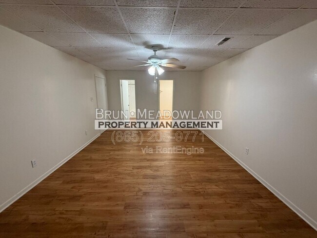 Building Photo - 1805 Meadowland Ln