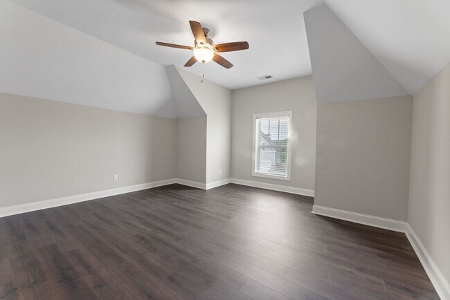 Building Photo - Pristine and Spacious Home in Highly Desirable Winston Pointe