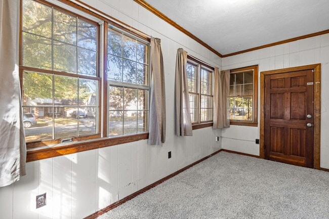 Building Photo - 308 Causey Ave