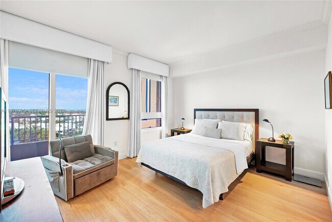 Building Photo - 781 Crandon Blvd