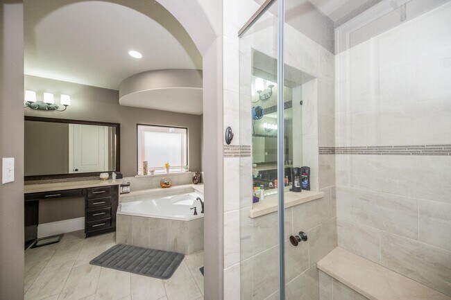 Building Photo - 10010 Cypress Path